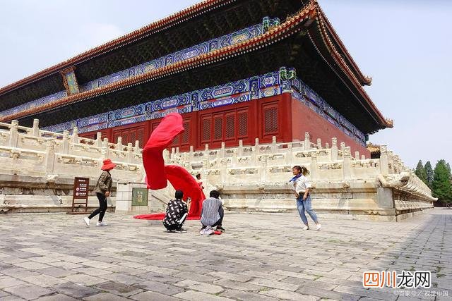 儿子吃儿媳剩下的草莓屁股 万古神帝飞天鱼