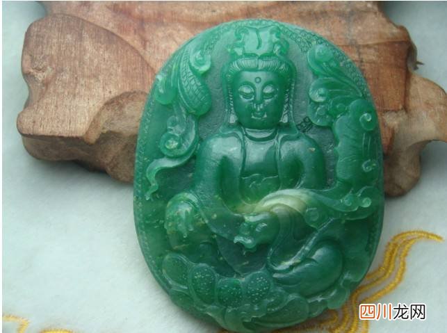 假翡翠图片 市场上常见的假冒翡翠有哪些特征
