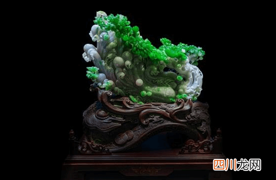 雕摆件用什么翡翠比较好？应该怎样选购翡翠摆件？