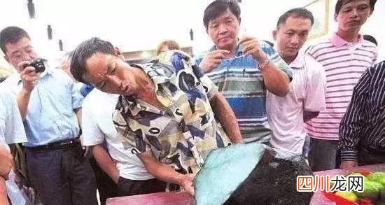 翡翠原石应该怎么“切”，不妨进来看看木子的六点建议