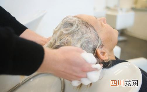 夏季出汗多要不要每天都洗头 教你怎样洗头最健康