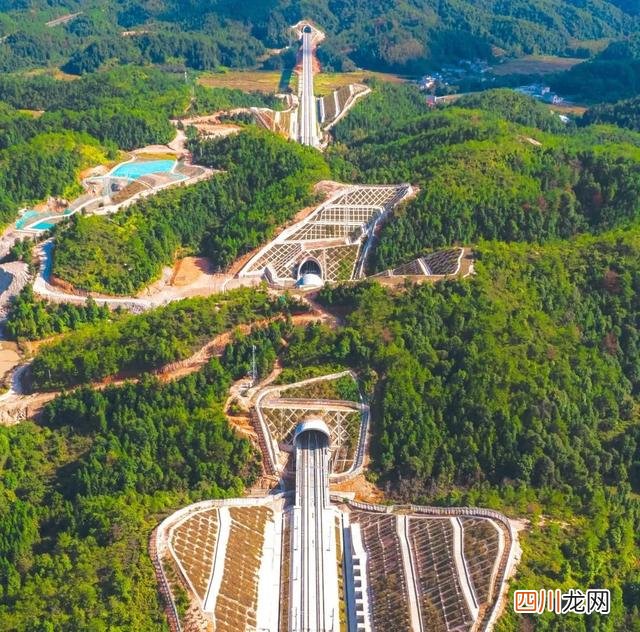 中国高铁的“野蛮”与“文明”