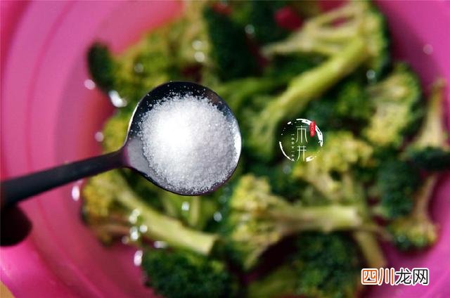西兰花怎么做好吃？这样做简单又好吃，堪比五星级酒店厨艺