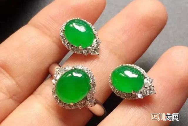 为什么造型越简单的翡翠，反而越受欢迎？看完你就懂了
