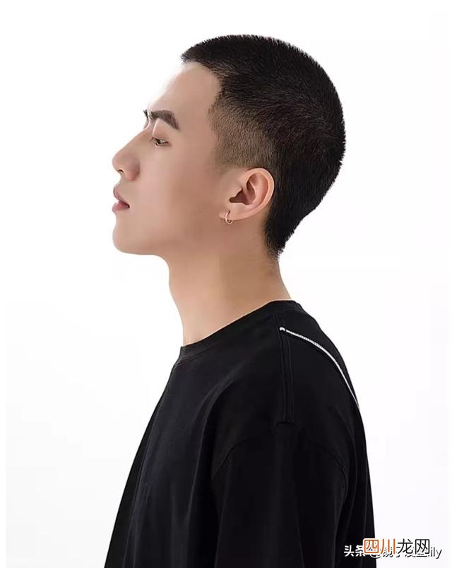 过年剪什么发型好看男生 男人别剪过时的发型了，春节就选这几种，造型很不赖
