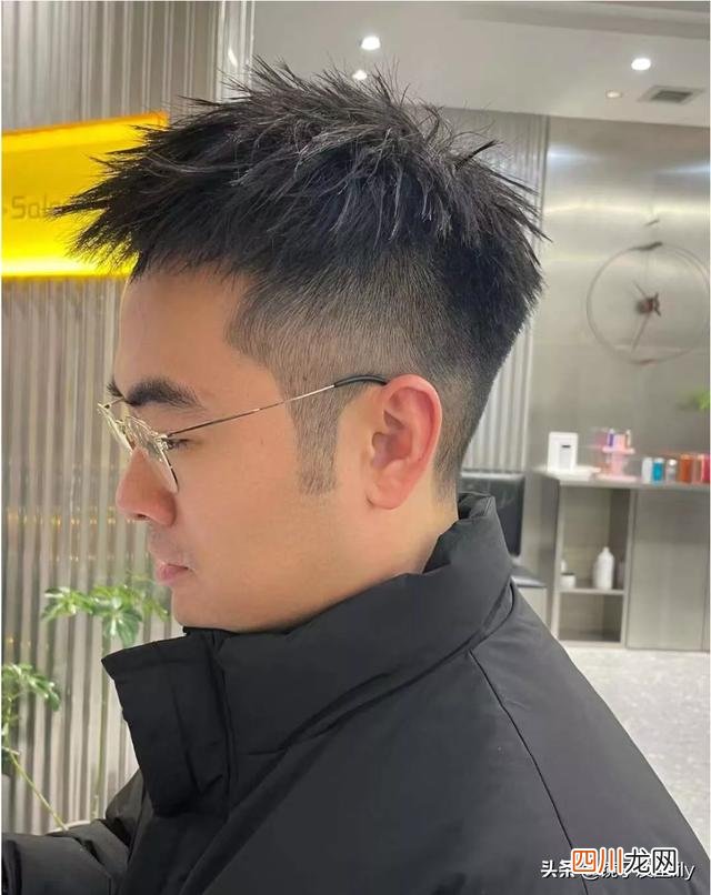 过年剪什么发型好看男生 男人别剪过时的发型了，春节就选这几种，造型很不赖