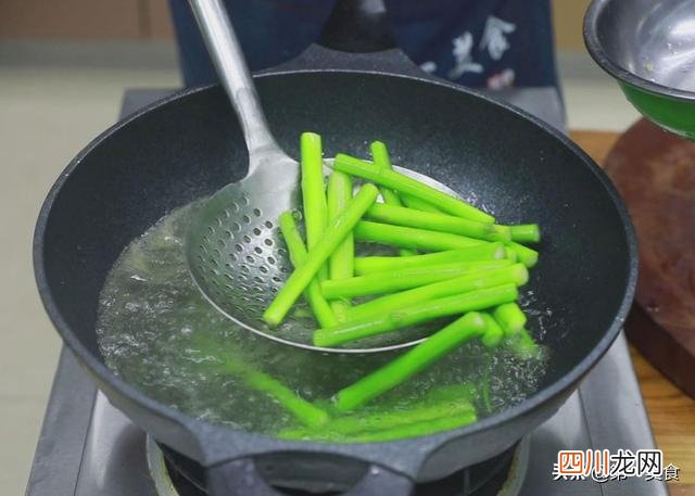建议中老年人：生活别太节俭，这5道菜该吃就得吃，别心疼钱