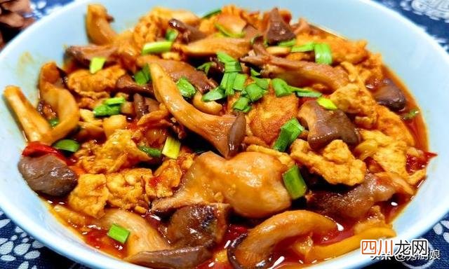 春天，韭菜荠菜靠边站，多吃平菇，鲜嫩美味营养极高，炒鸡蛋真香