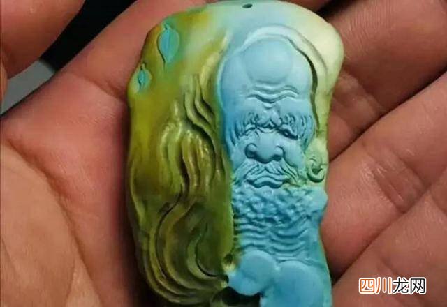 绿松石的俏色能否盘玩变化？能变色，因为文玩中一个玩字