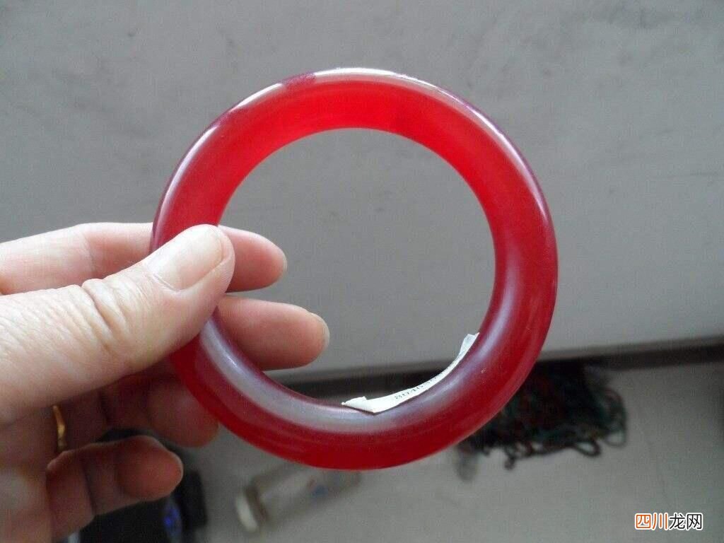 翡翠的翠色有哪些系列？翠色是怎么形成的