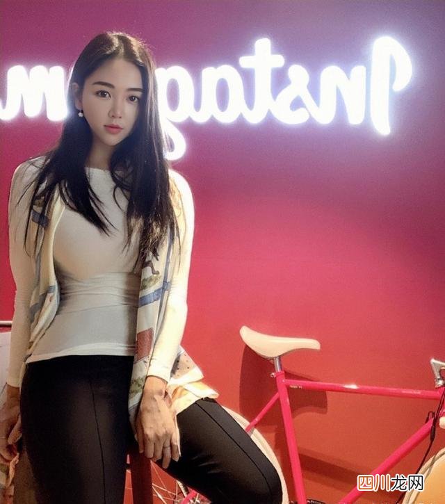 韩国“夜店女王”，体重130斤，身材婀娜多姿，不胖反而受欢迎