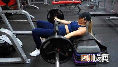96年健身女神，身高179，马甲线清晰可见，深受网友喜欢