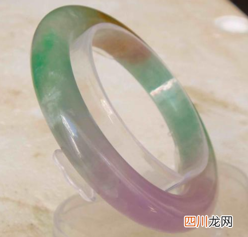 三色翡翠玉镯好吗？你对它了解多少