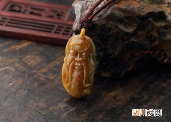 男士的翡翠制品有哪些？男士佩戴翡翠有什么好处？