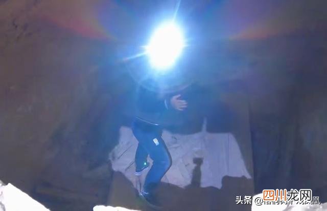 我的盗墓经历：挖到4件青铜器后不敢再往里挖了，怕洞塌了被活埋
