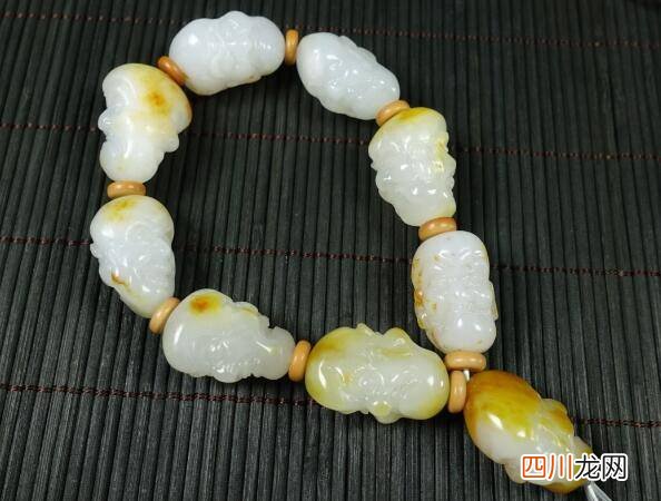 新疆和田玉山料十八罗汉手串多少钱及寓意是什么？十八罗汉手串的寓意