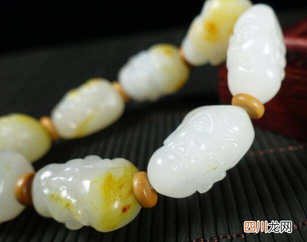 新疆和田玉山料十八罗汉手串多少钱及寓意是什么？十八罗汉手串的寓意