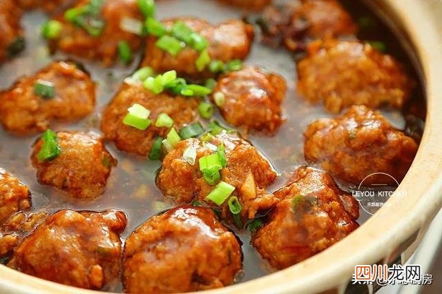 肉丸子可以不用油炸直接煮吗 不用油炸的肉丸子，软糯入味，不到半个小时，就可以做成一锅