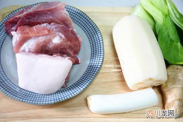 餐厅订年夜饭，常点的一道大菜，不煎不炸，蒸熟就可以上桌