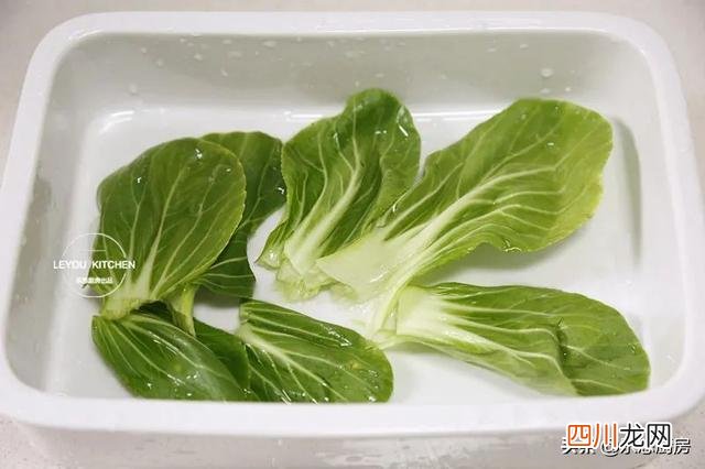 餐厅订年夜饭，常点的一道大菜，不煎不炸，蒸熟就可以上桌