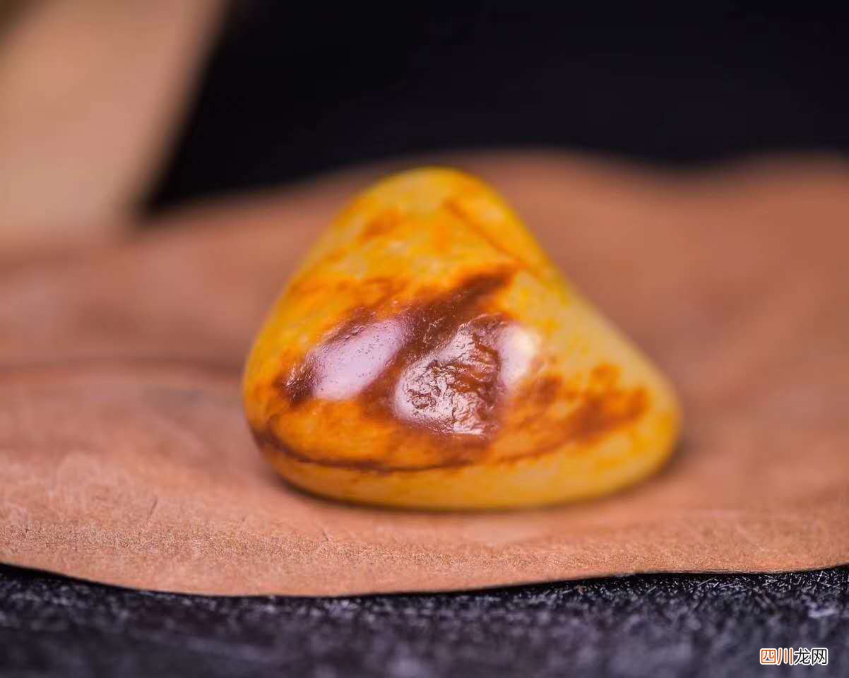 和田玉戴过一段时间后发现有纹裂是怎么回事？