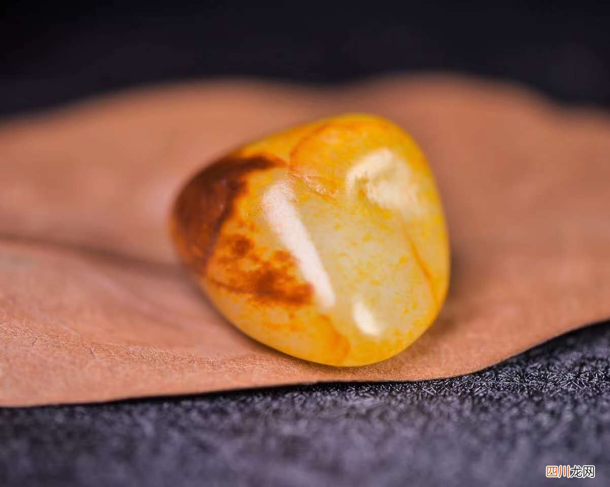 和田玉戴过一段时间后发现有纹裂是怎么回事？