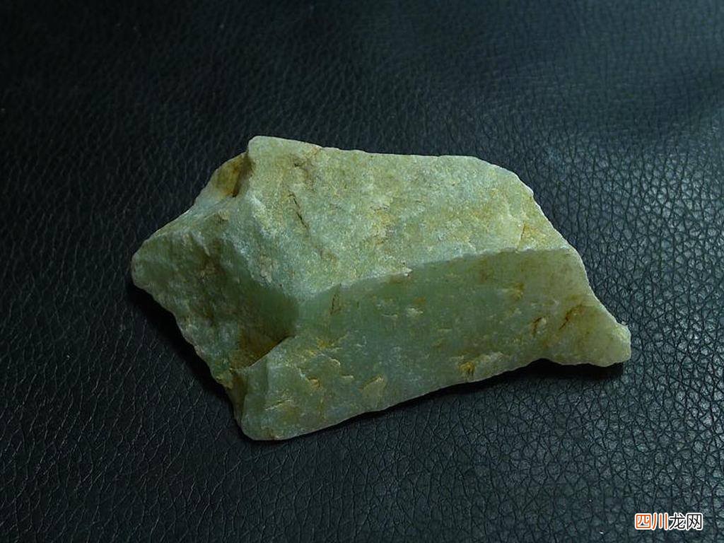 翡翠原石的造假方法有哪些？这些鉴别方法很重要
