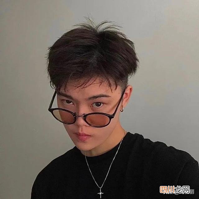 时尚潮流男 14款高人气男发，流行又帅气，是年轻男士的最爱