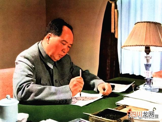 《沁园春雪》被臧克家改了一个字，诗意提升不少，毛主席非常满意