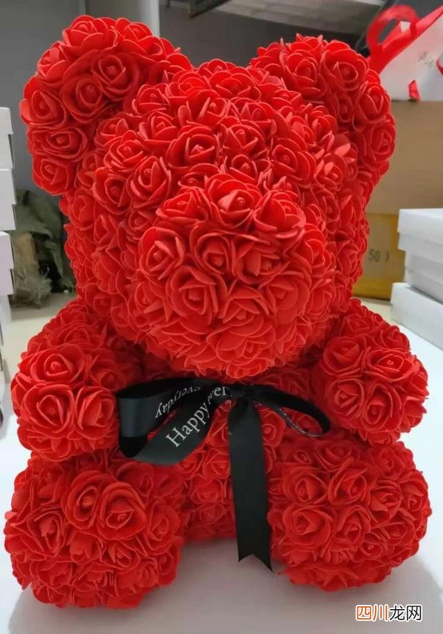 2010年的情人节晚上，老公从超市买回一袋500克的玫瑰花茶送给我