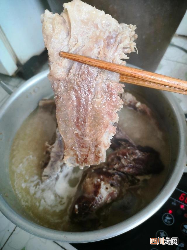 一锅煮腊肉：除夕之夜的特别一餐