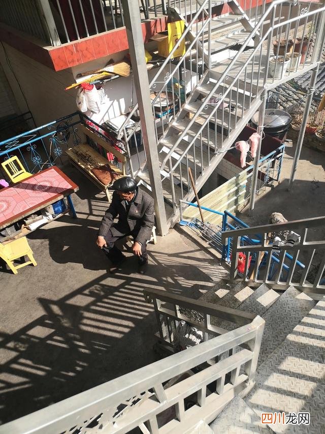 相差12岁的年纪，从发小变成了亲家：78岁的爷爷和90岁姥爷的友情