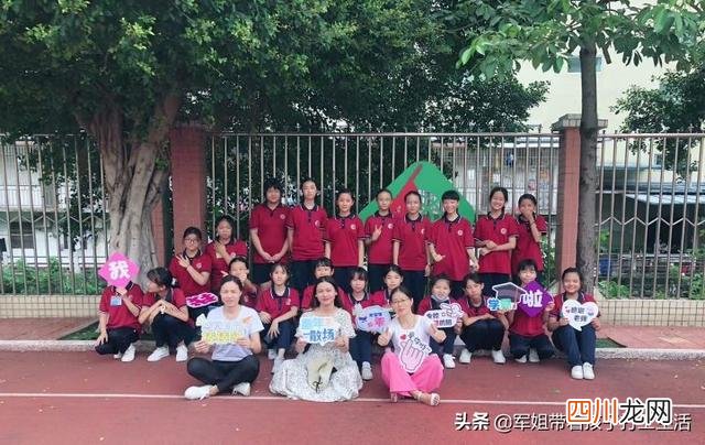 小明的期中考试考砸了,爸爸却说 周二考试小家伙说又考砸啦