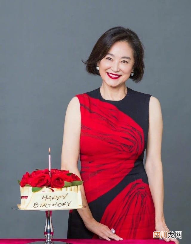 什么叫油腻中年少女 中年油腻算什么，“中年少女”才可怕，学会这3点才能更优雅