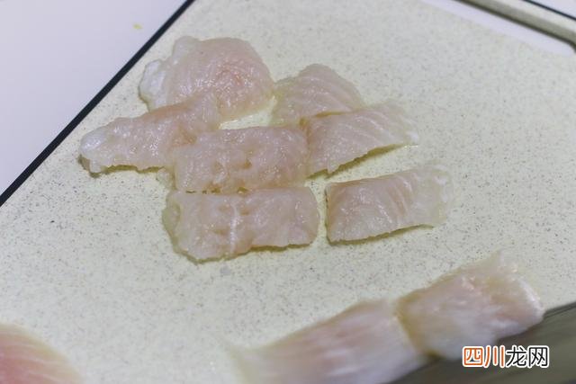 春节餐桌上，我家天天上桌的一道菜，酸爽可口，好吃不长胖
