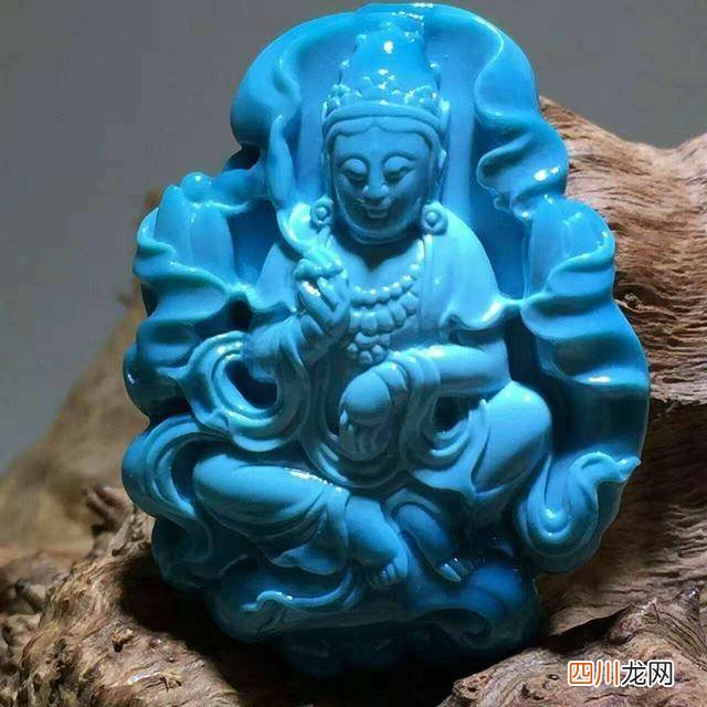 你盘绿松石戴手吗？今天咱们来聊聊，绿松石与手那些事儿！