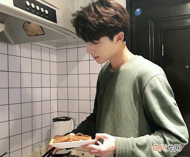 00后身高越来越高 为何00后身高动不动就超过1米8？秘诀有三，将来往往还占三大优势