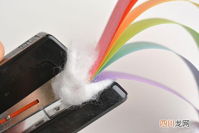 幼儿园彩纸手工花朵制作方法教师节 幼儿园手工教程：用彩纸和棉花制作美丽的彩虹，简单又好看