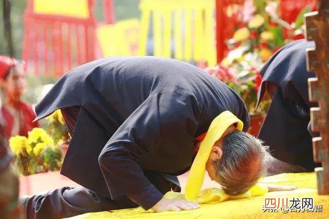 山东拜年为什么要下跪磕头 山东过年磕头跪拜，究竟是对是错！