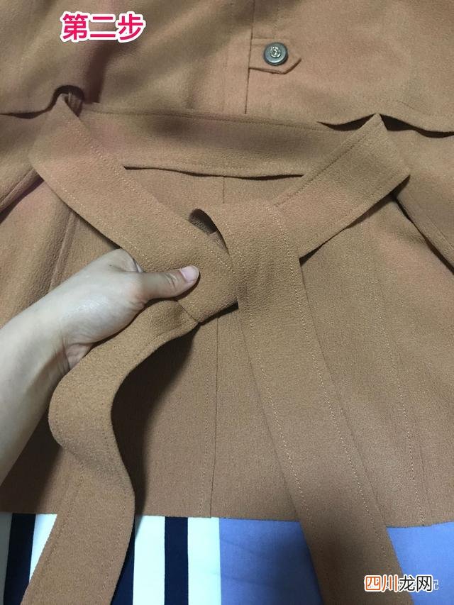 手把手教你三分钟学会 衣服上的蝴蝶结怎么打，史上最详细图解分享