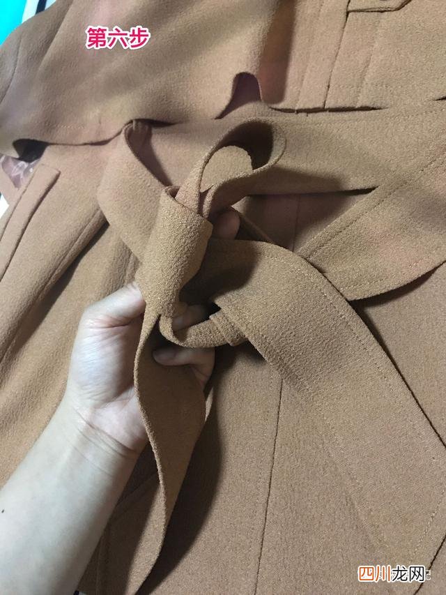 手把手教你三分钟学会 衣服上的蝴蝶结怎么打，史上最详细图解分享