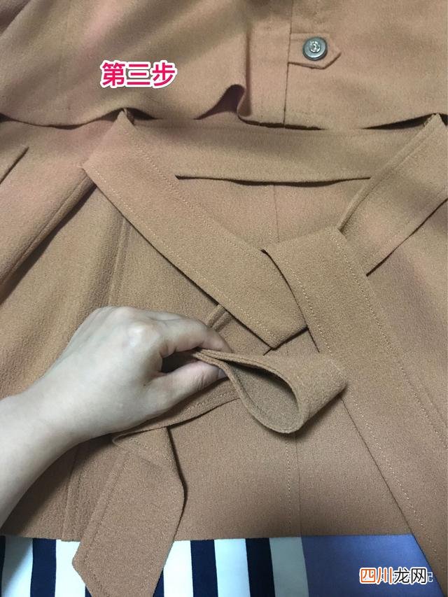 手把手教你三分钟学会 衣服上的蝴蝶结怎么打，史上最详细图解分享