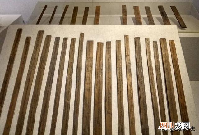睡虎地秦简，并不能说明陈胜吴广的起义是一场阴谋，原因有三点