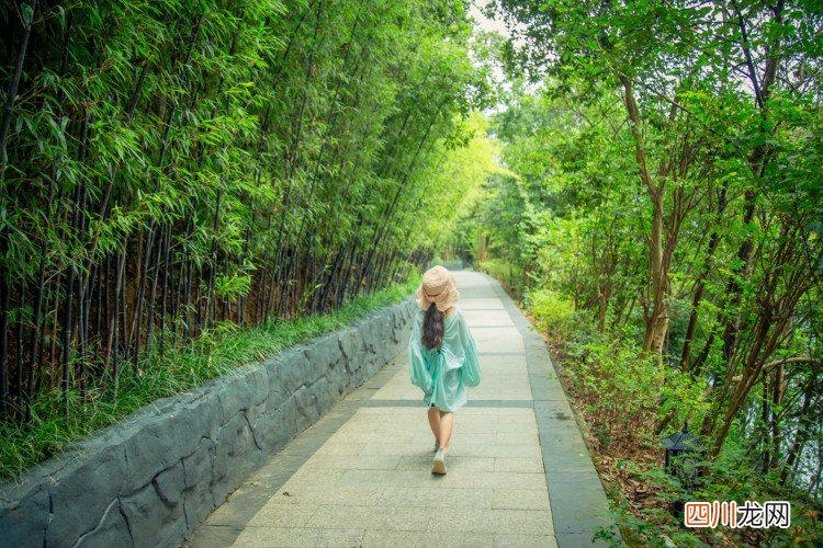逍遥自在九江行，江湖一笑浪滔滔