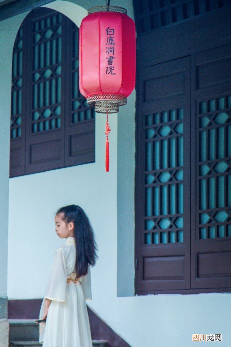逍遥自在九江行，江湖一笑浪滔滔