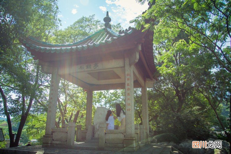 逍遥自在九江行，江湖一笑浪滔滔