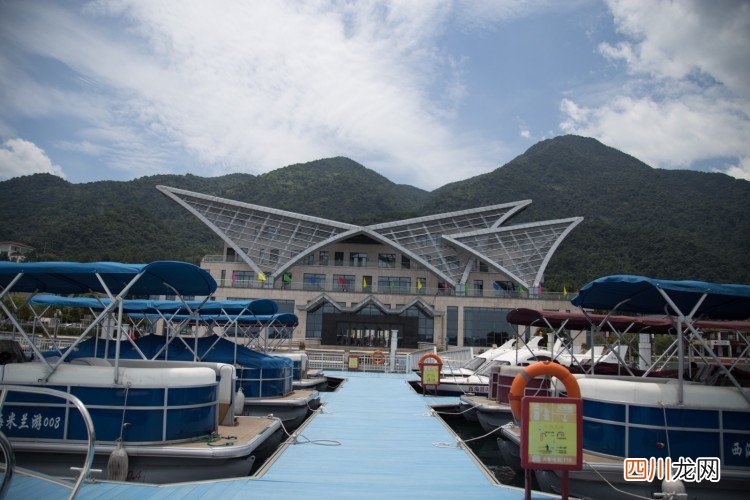 逍遥自在九江行，江湖一笑浪滔滔
