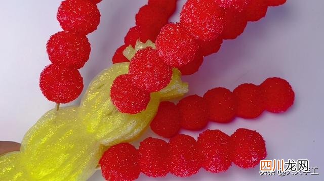 儿时的冰糖葫芦，我们用水果网来做一串，回味一下这中国传统小吃