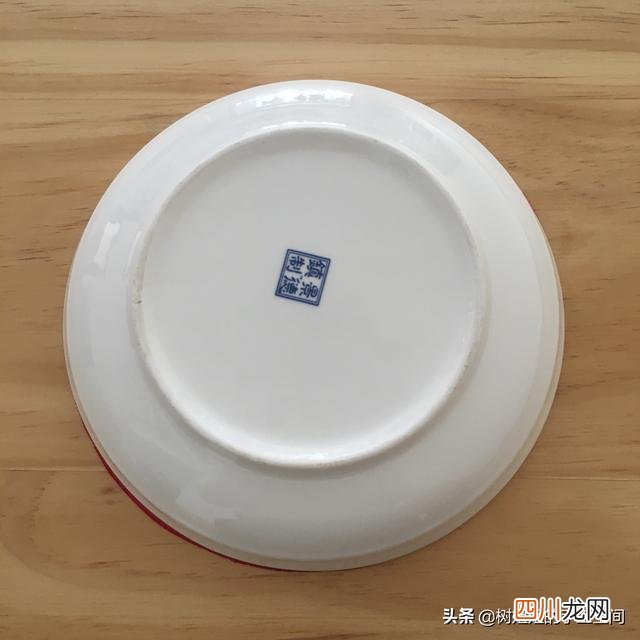无纺布袋的利用变废为宝 废物利用：将无纺布袋做成小胡萝卜，给小朋友过家家