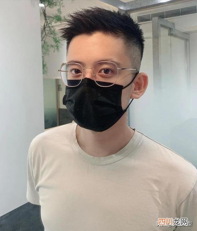 男生剪短发好看吗 男生剪“前刺短发”发型很好看，试试这3款，剪完提升颜值